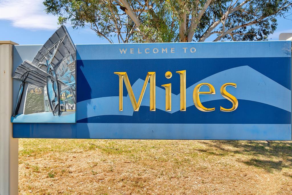 Swagsman Motel Miles Экстерьер фото