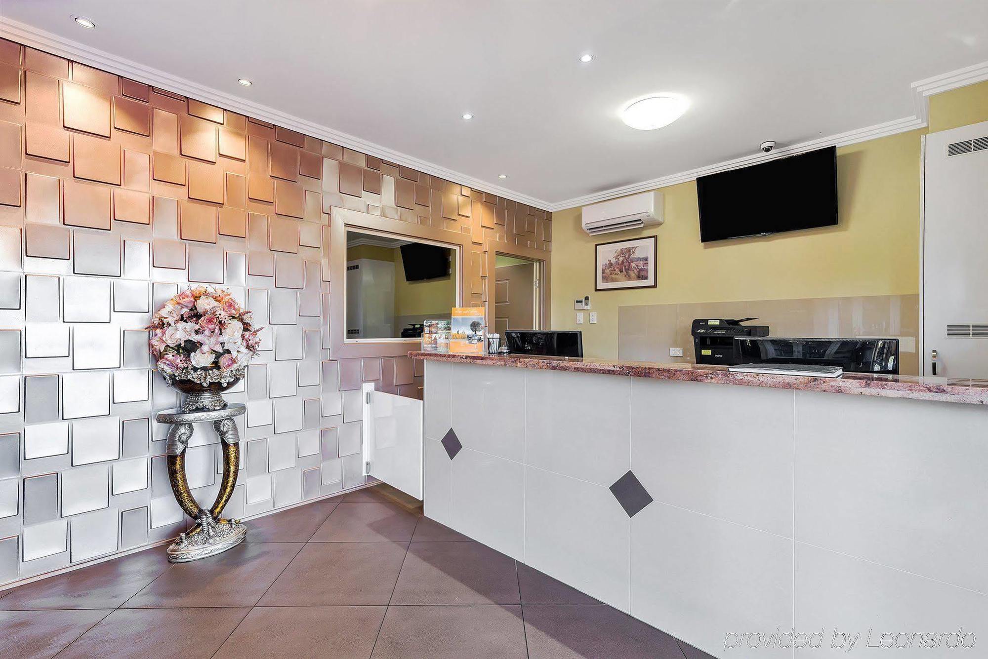 Swagsman Motel Miles Экстерьер фото
