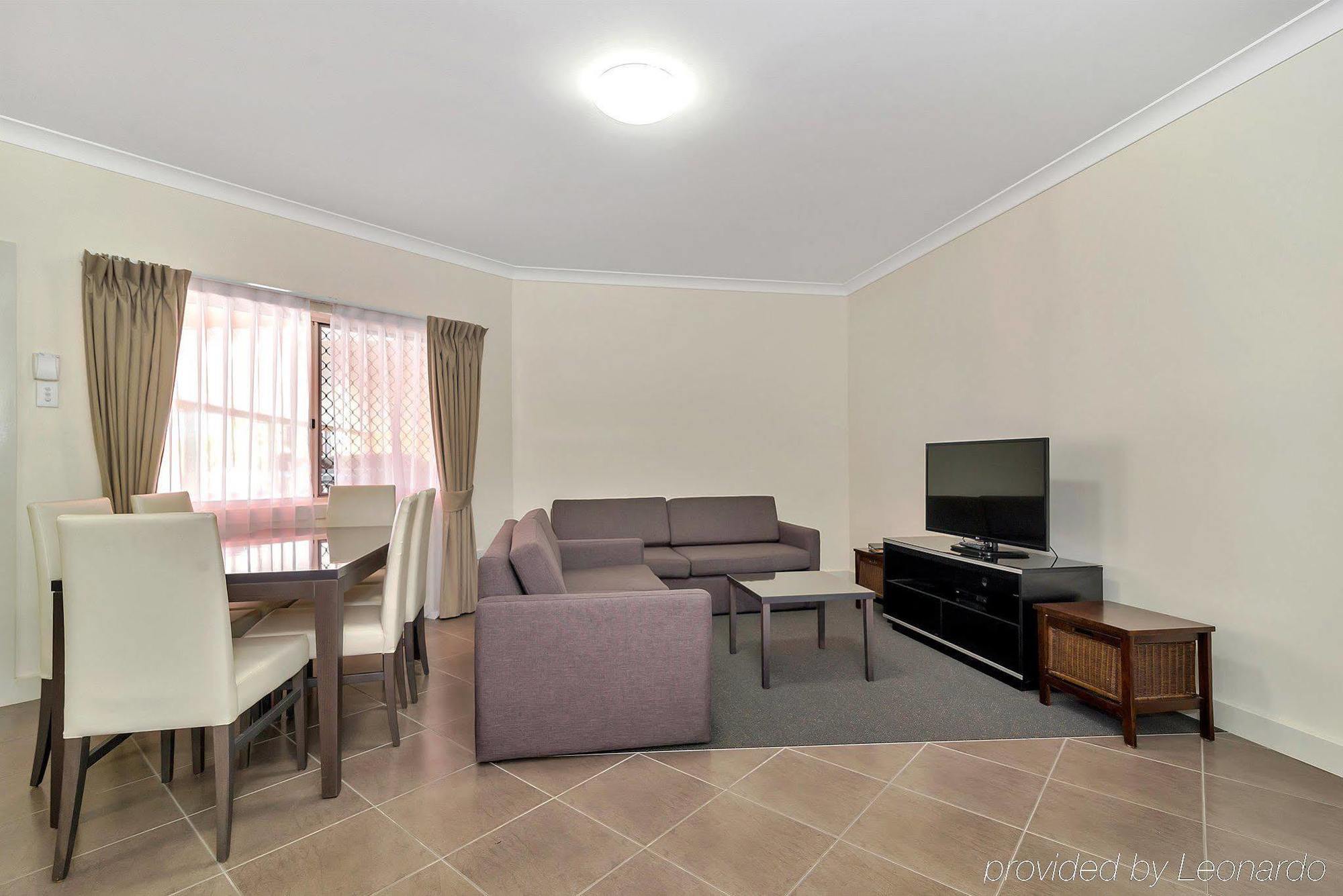 Swagsman Motel Miles Экстерьер фото